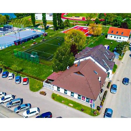 Bed and Breakfast Sempre Étterem És Panzió Székesfehérvár Exterior foto